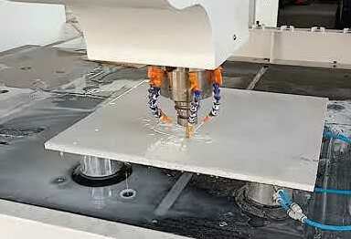 <span style="font-weight: bold;">WATER JET&nbsp;</span>